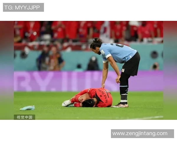 镜头捕捉:球员交易赛场小动作引发热议 镜头捕捉:球员交易赛场小动作引发热议